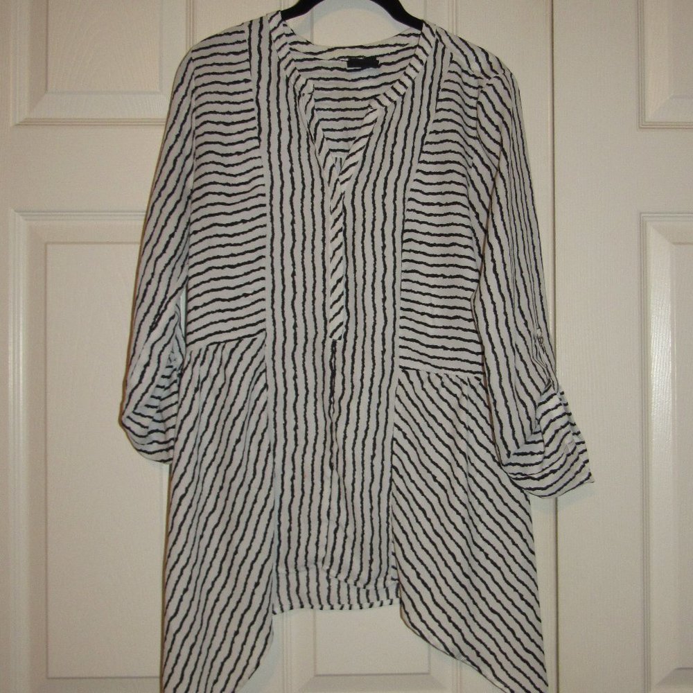 Nice Bobeau S Black/White Striped V-Neck Long Women's Blouse